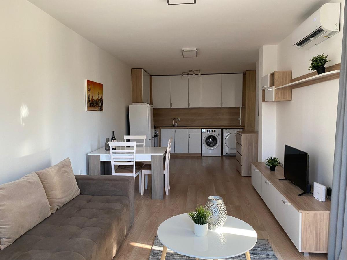 Brand New Apartment With Outdoor Swimming Pool Βάρνα Εξωτερικό φωτογραφία
