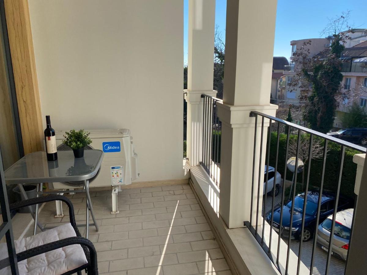 Brand New Apartment With Outdoor Swimming Pool Βάρνα Εξωτερικό φωτογραφία