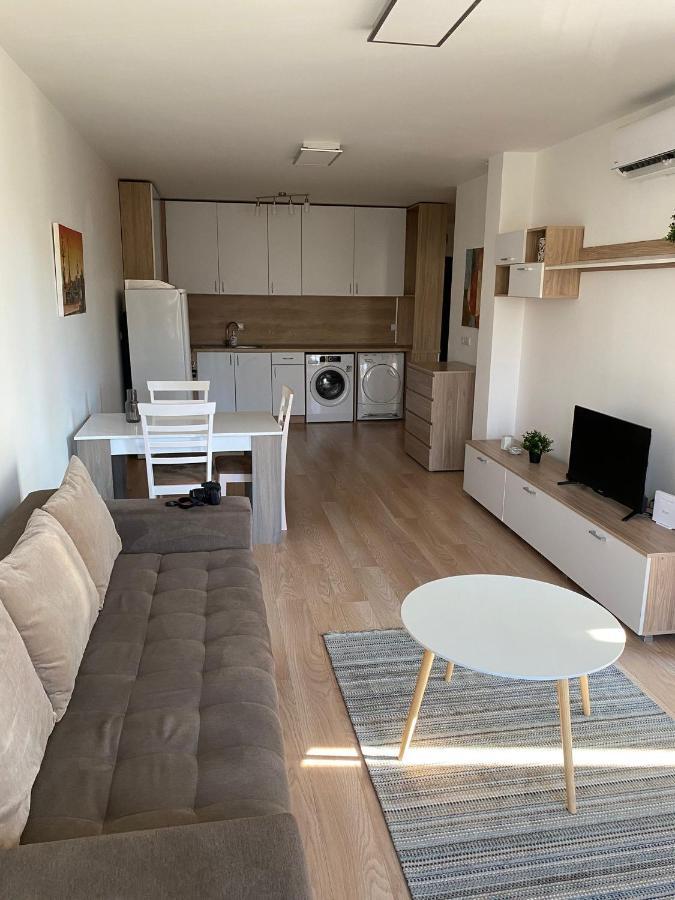 Brand New Apartment With Outdoor Swimming Pool Βάρνα Εξωτερικό φωτογραφία